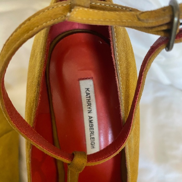 Gorgeous Kathryn Amberleigh Suede Yellow Heels - Picture 3 of 6